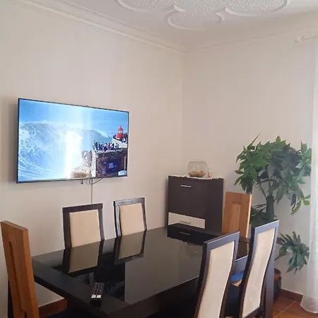 Inviting 2-bed In Appartement