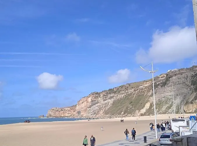 Apartament Inviting 2-bed In Nazaré