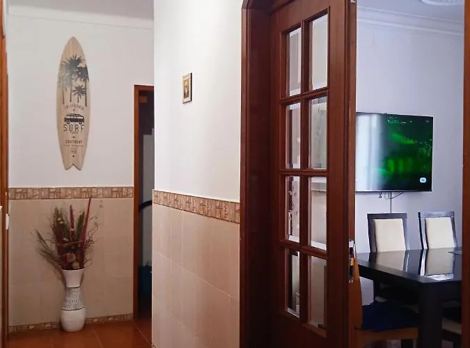 Apartament Inviting 2-bed In Nazaré
